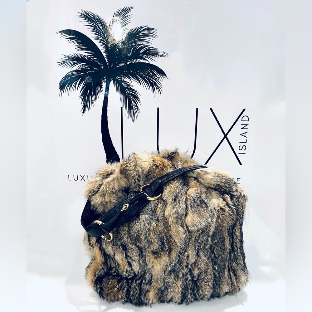 LUX ISLAND | GUCCI Fur Horsebit Bag